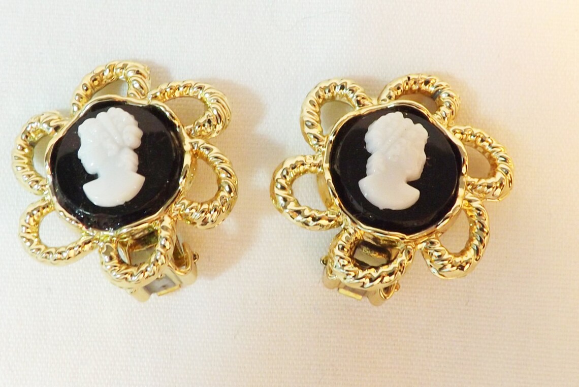Vintage Black and White Cameo Earrings Clip Back 1950s 1960s Etsy