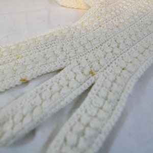 Women's vintage 1960s white wrist length nubby knit french pattern gloves image 6