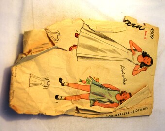 Vintage 1940s Simplicity 4509 girls street or ankle length slip