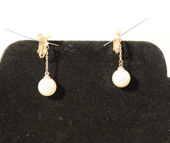 Vintage 1960s 1970s faux pearl drop dangle clip e… - image 3