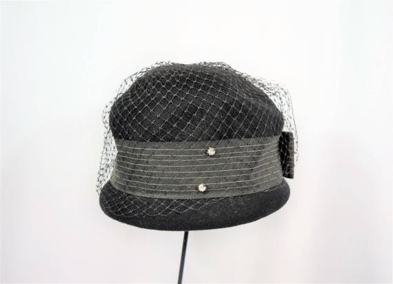 Vintage 1960s black cloche bucket top hat with ri… - image 1