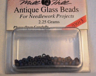 Stormy Black Heather 03013 Mill Hill Antique Glass Seed Beads