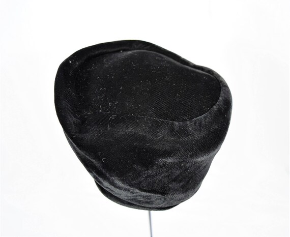 Vintage 1960s black velvet pillbox hat by Maxine - image 2