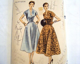 Vintage 1950s Vogue 8163 keyhole neckline four gore skirt dress sewing pattern