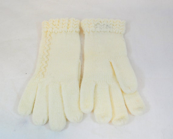 Women's vintage 1960s white knit winter weight gl… - image 2