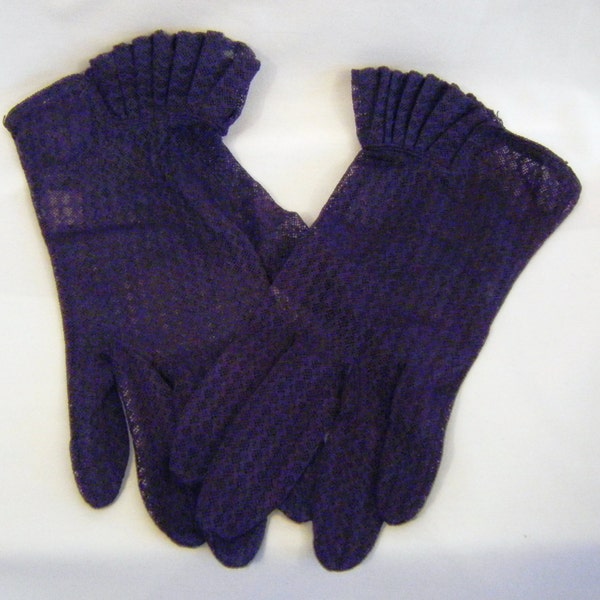 Vintage Navy blue gloves fan ruffle cuff