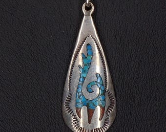 Collier vintage Navajo en argent sterling, pendentif coyote corail turquoise et éclats