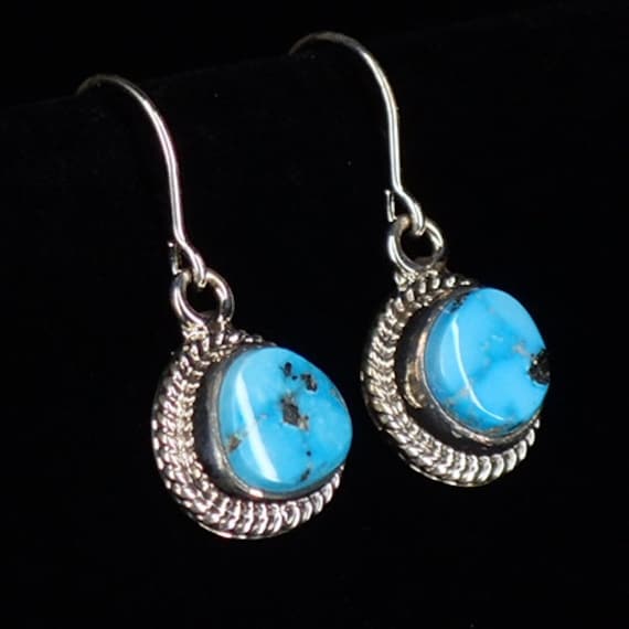 Stunning Native American Navajo Kingman Turquoise Sterling Silver Earrings Stunning Native American Navajo Kingman Turquoise Sterling Silver Earrings