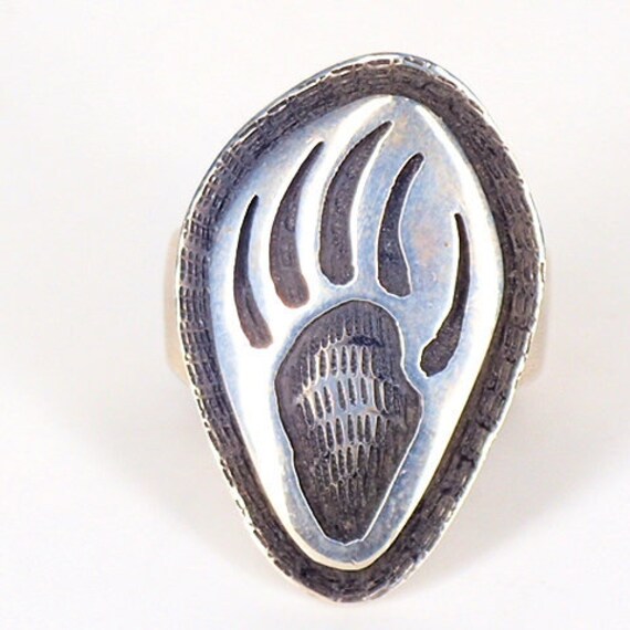 Important Sidney Sekakuku (d.) Vintage Hopi Native American Jewelry Silver Paw Bracelet Important Sidney Sekakuku (d.) Vintage Hopi Native American Jewelry Silver Paw Bracelet