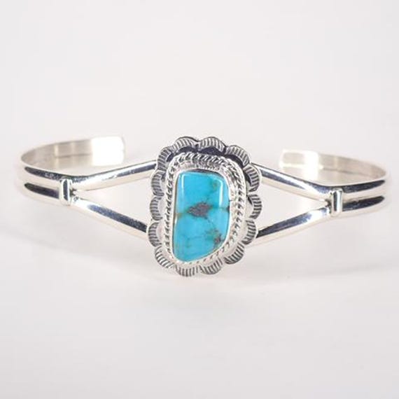 Signed Native American Navajo Textured Mountain Sterling Silver Bracelet Signed Native American Navajo Textured Mountain Sterling Silver Bracelet