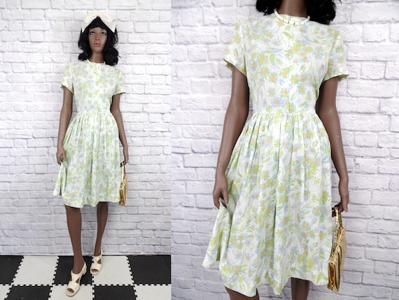 Vintage 1960s Daisy Floral Print Full Skirt Day Dr
