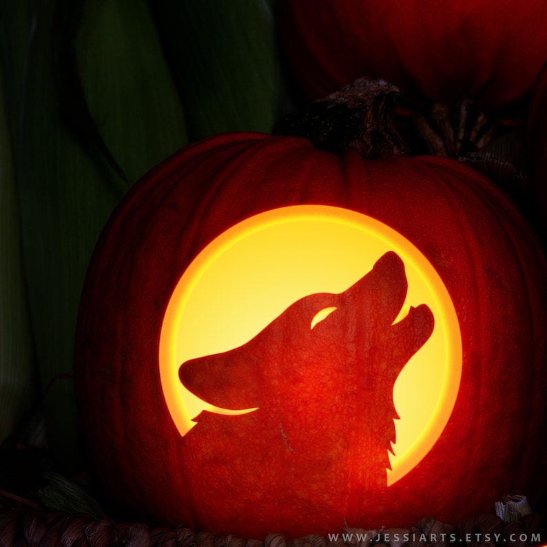 Wolf howling at the moon Jack-o-Lantern Carving Stencil