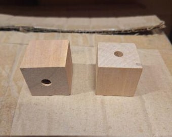 50 piezas nuevas, cubo de madera maciza lijado y sin terminar, de 1 1/4" con orificio de 0,270"