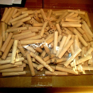 250 PIECES 2" X 3/8" WOOD PIPE Stems