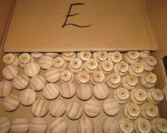 TWENTY-Five (25) Pieces Factory NEW PINE UnFinished Wood Cabinet Knobs / Pulls E