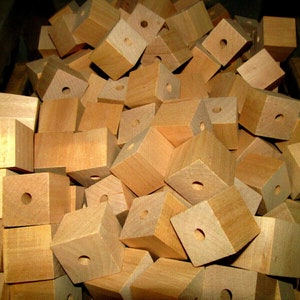 25 Pieces New UNFINISHED SANDED Solid Wooden Cube 1 1/4&quot; With .270&quot; Hole