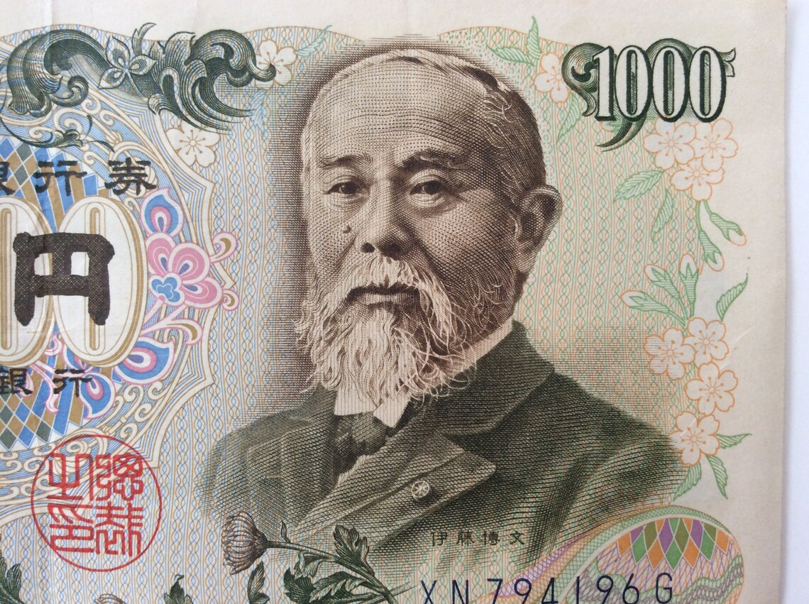 COLLECTIBLE JAPANESE YEN Banknotes 1000 and 500 Nippon Ginko Currency