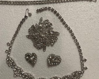 RHINESTONE JEWELRY SET Necklace, Clip-on Earrings, Brooch & Bracelet Vintage 4 Pieces