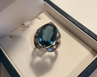 BLUE Oval STONE & SILVER Tone Ring Size 8 3/4