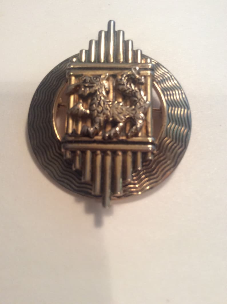 HERALDIC LION PIN or Brooch Art Deco Gold tone Vintage