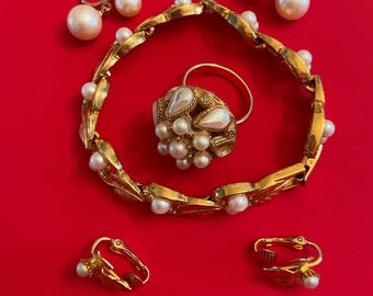 Vintage BRACELET, EARRINGS & Act II Ring Set, Leaf and Pearls