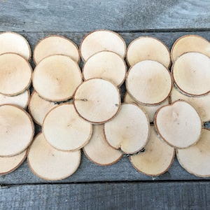 Wholesale HOBBIESAY 50Pcs Unfinished Natural Wood Slices Small Poplar Wood  Cabochons Wooden Circles Tree Slices Flat Round Decorations Different Sizes  for Rustic Wedding Table Centerpieces DIY Projects 