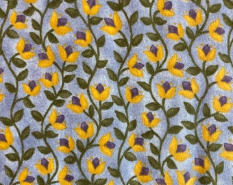 Sold by the Yard CottonPoly Blend Vintage Daisy Floral Printed Flannel