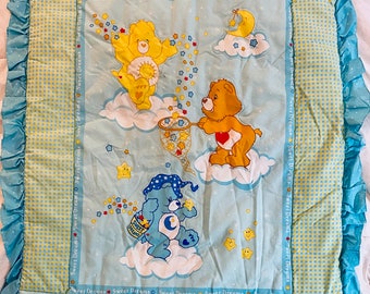 RARE*Edredón de cuna Vintage Care Bears, década de 1990, edredón Sweet Dreams con osos cariñosos coleccionando estrellas, borde con volantes, 43 pulgadas x 34 pulgadas, envío GRATIS