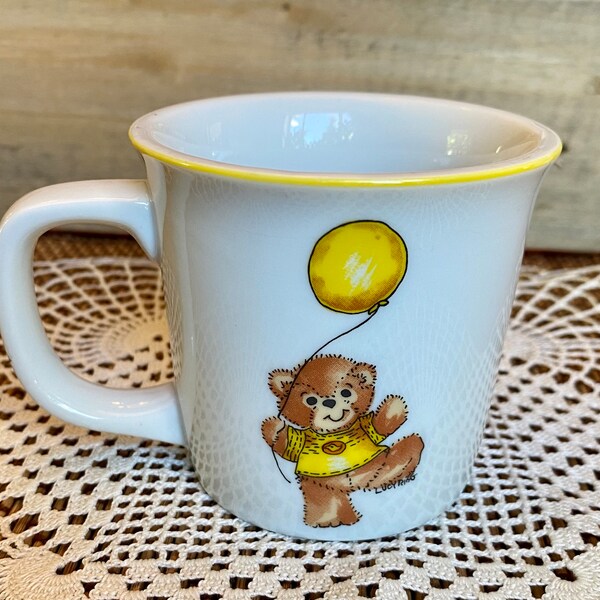 Vintage Lucy & Me Bear With Yellow Balloon Cup, Enesco "Rigglets" Child's Mug, 1979 Lucy Riggs Gift Mug for Child, Baby Shower Gift,