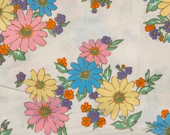 Lenzuolo Daisy Delight, Cannon Montecello 1974-75, lenzuolo piatto matrimoniale, fiori moderni, mussola, prodotto negli Stati Uniti