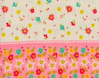 Vintage randafdruk bloemenflanel, jaren 1970, felroze-blauw-geel-groene bloemen op wit, 100% katoen, 32 x 43 x breed, GRATIS verzending