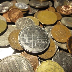 2 lbs. 2 pounds of Bulk Foreign Coins Great for collecting, school projects, or crafting. FREE SHIPPING image 3