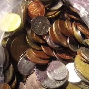 2 lbs. 2 pounds of Bulk Foreign Coins Great for collecting, school projects, or crafting. FREE SHIPPING image 4