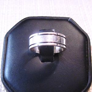 Size 6 Solid 925 Sterling Silver Ring, Beautiful Vintage Solid 925 Sterling Silver Ring Size 6 Close Out Sale!