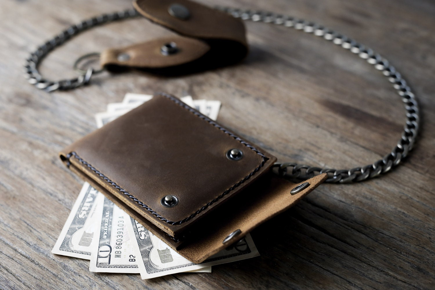 Bags & Purses Wallets & Money Clips Chain Wallets Rustic Genuine Leather Biker Wallet W/ Chain Brown Bi-Fold Trucker Wallet 