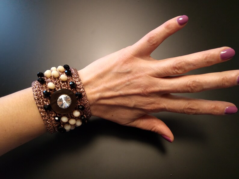 Bracelet en lurex en or rose avec cristaux Swarovski. Bracelet design original sans nickel. Bracelet végétalien fait à la main en Italie. image 2