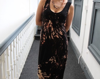 Robe noire grunge teintée dans les cravates, alternative punk gothique pour Halloween, délavé à l'acide long