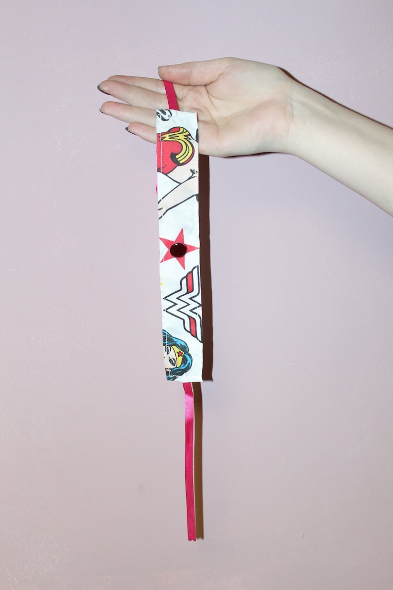Pretty Disturbia WonderWoman Button Detail Ribbon Fasteing Choker