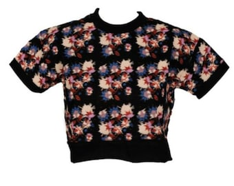 Crop top noir à imprimé floral flou