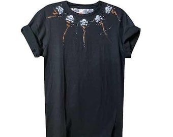 Black skull and crossbones Tee, Grunge T-shirt, Alternative unisex top