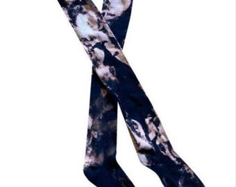 Chaussettes hautes noires délavées à l'acide