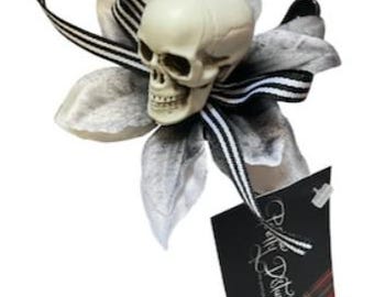 Pince à cheveux faite main punk crâne fleur gothique