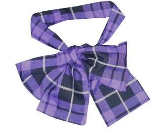 Foulard violet à motif tartan