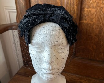 Black velvet fascinator with veil