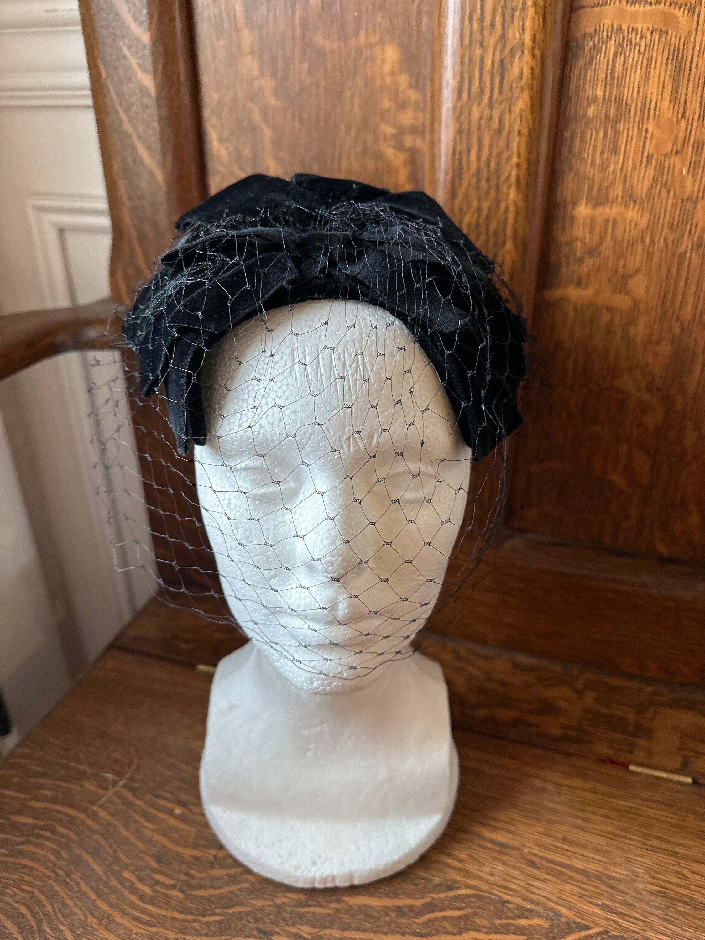 Black Velvet Fascinator With Veil - Etsy display picture 1