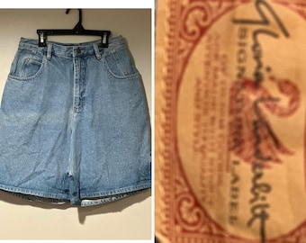 vintage 1990’s GLORIA VANDERBILT long denim SHORTS - small, medium