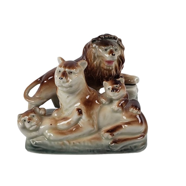 Vintage Pride of Lion Cat Family Figurine Made in Occupied Japan Porcelain
