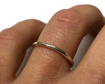 Plain Round Band 1.6mm ~ Stacking Ring ~ Simple Wedding Band ~ Simple Silver Ring ~ Wedding Ring ~ 1.6mm Round Ring