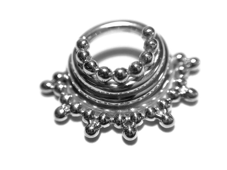 Vier Stacked Perlen Septum Ring - Piercing - Hoop - Muschel - Helix - Knorpel - Nickel-freies Sterling Silber