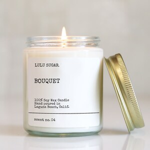 Bouquet Scented Soy Candle: Rose, Ylang Ylang & Green Leaves
